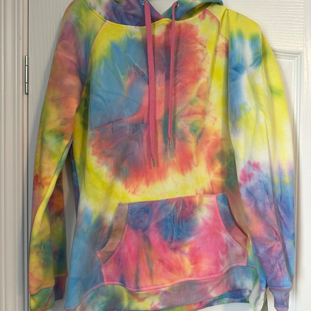 Ardene’s Tie Dye Hoodie ⭐️💕